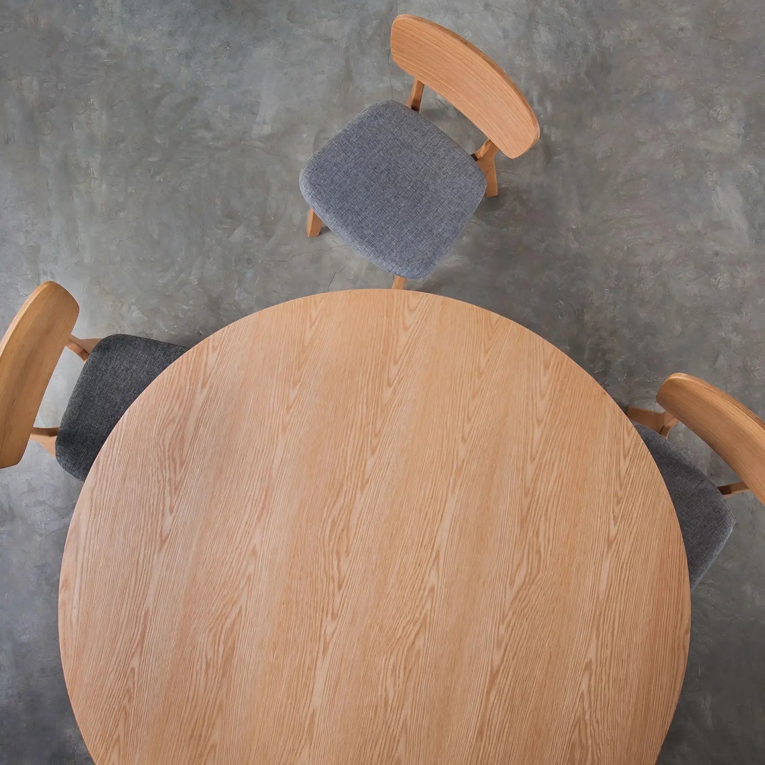 Aren 3 Legged Round Dining Table - Oak