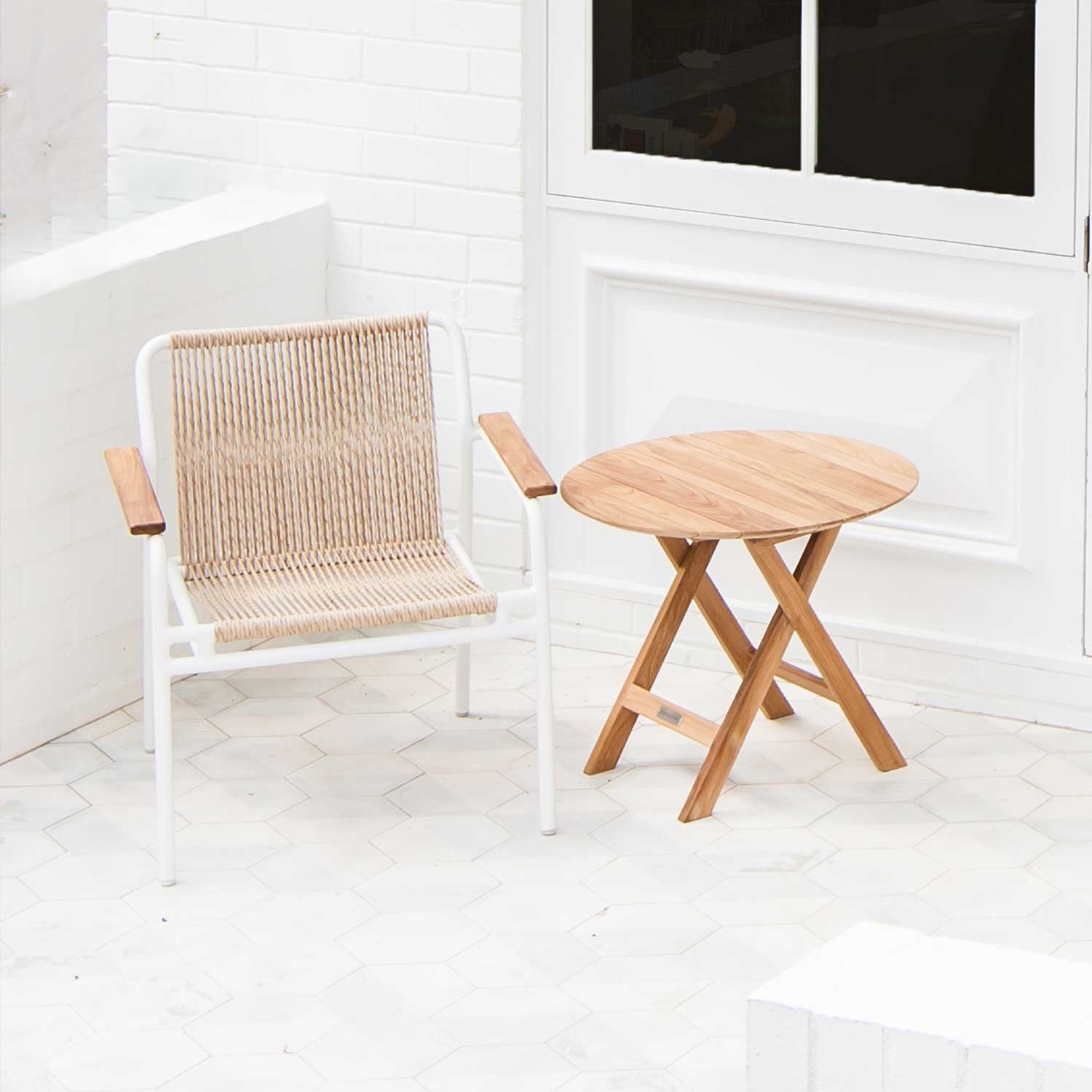 Fynn Outdoor Low Seater White PT1