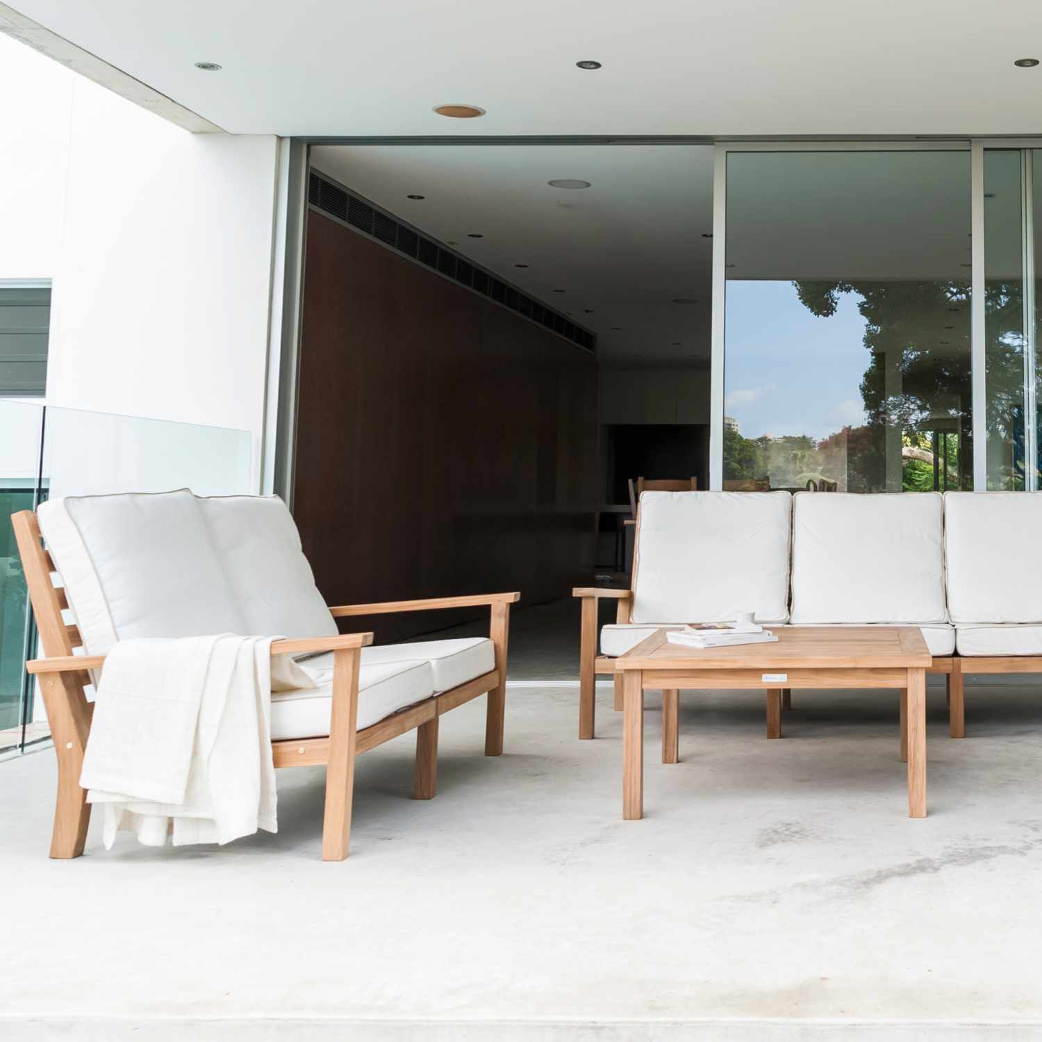 Manhattan Outdoor Sofa