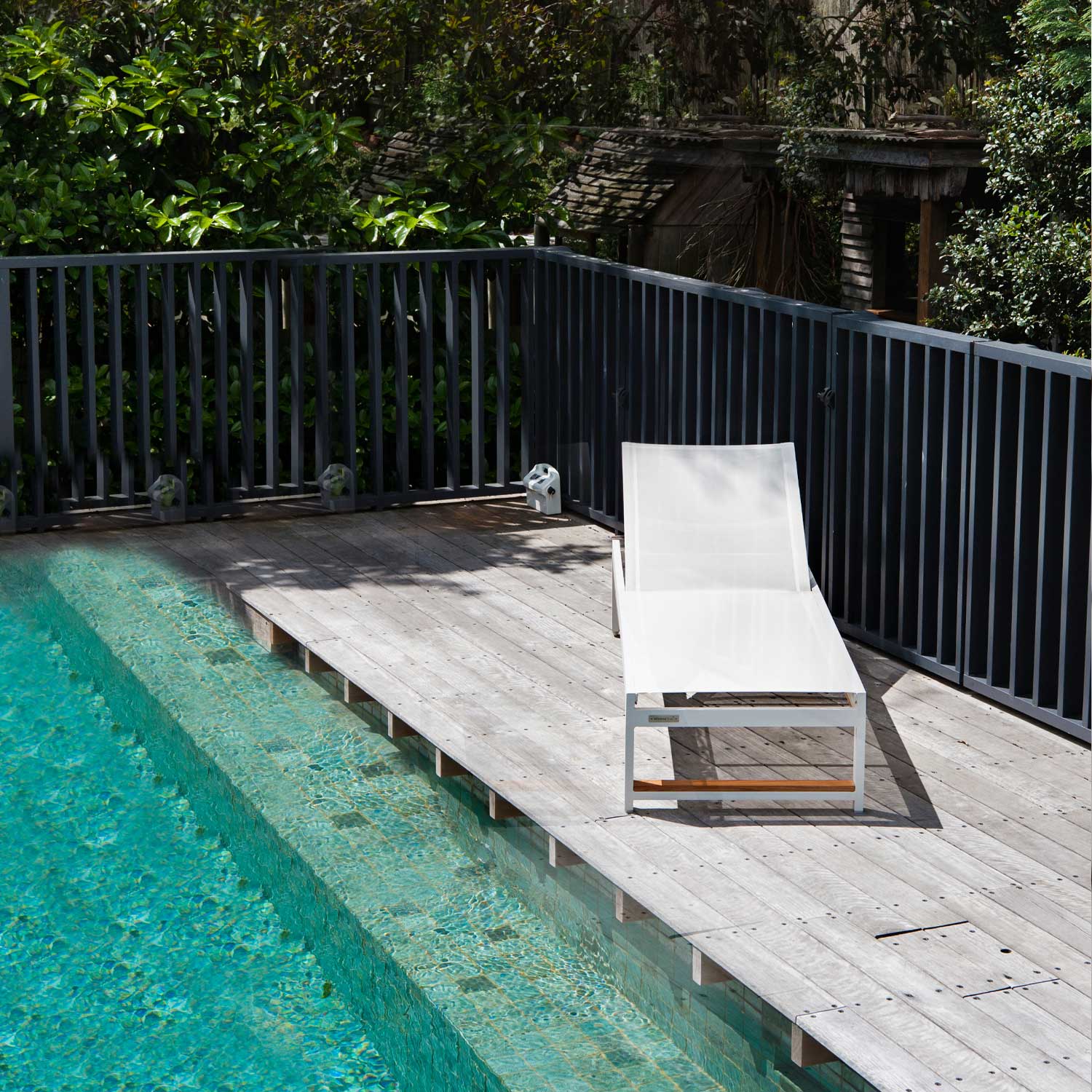 Alda Sunlounger White