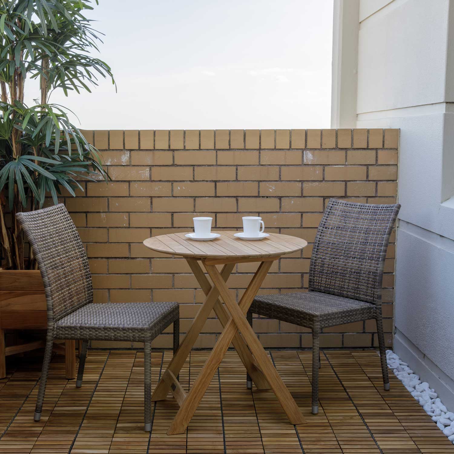 Morse Round Outdoor Folding Table